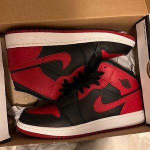 Nike Air Jordan Mids